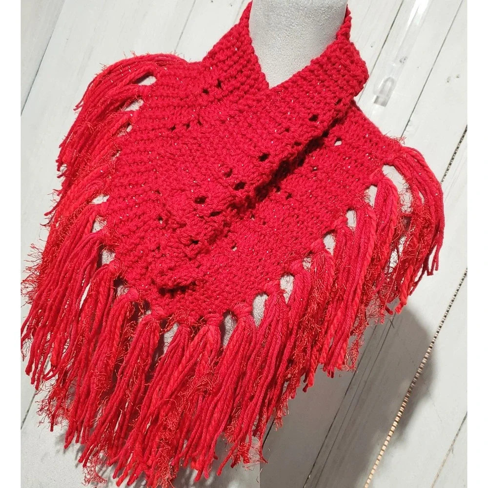 NEW‎ Hand Knitted Red Metallic Boho Cowl Scarf Fringe Shimmer Festive Glam Party